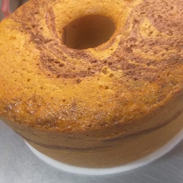 bolo_de_cenoura_mesclado_com_chocolate.png